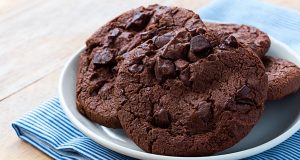 Размазващо вкусни двойно шоколадови бисквити без брашно