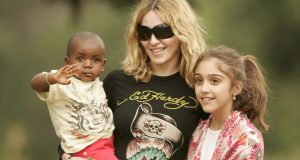 През 2006 г. Мадона осинови момченце от Малави