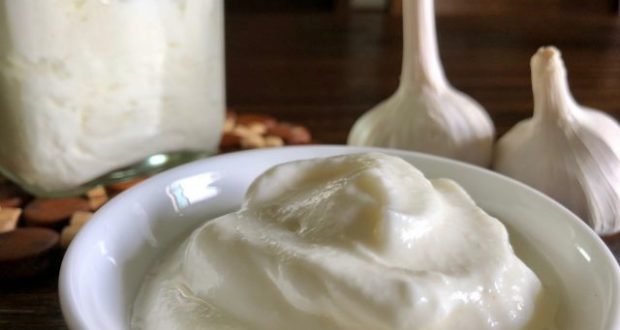 Домашна майонеза с чесън – страхотен вкус и аромат