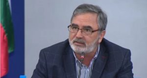 Доц. Кунчев разочарова всички с тази новина за карантината и обясни може ли да пипнем К-19 на плажа