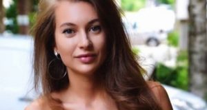 Появиха се снимки на Никол Станкулова които разкриват всичките й пластики