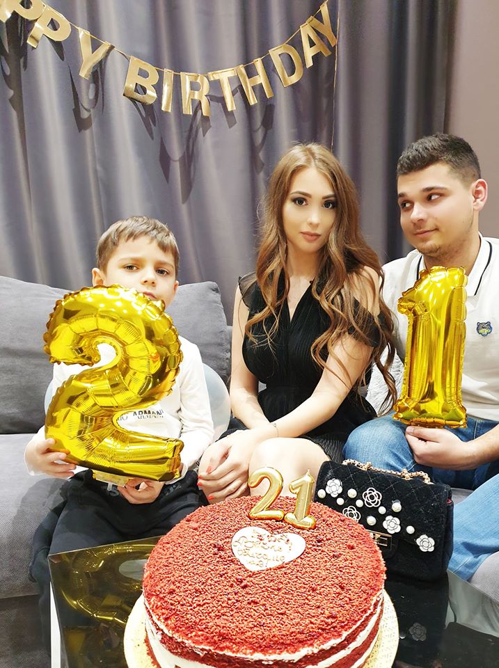 Емануела става баба на 39