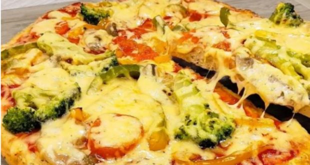 Нон стоп хапваме от тази пица - вкусна сочна и без грам брашно!