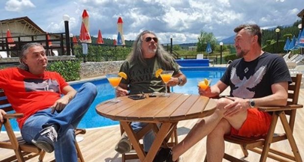 Маги Халваджиян заведе родата и Рачков на семейния хотел