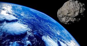 НАСА: Потенциално опасен астероид приближава Земята!