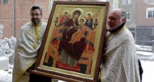 "Плачещата Богородица" – най-силната икона която помогна на хиляди хора зърнали я