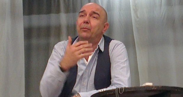 Актьорът Калин Сърменов разгроми президента Радев Слави Трифонов и чалгата в държавата