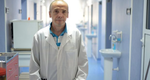 Лекари питат: Как Мангъров натрупа богатството си?