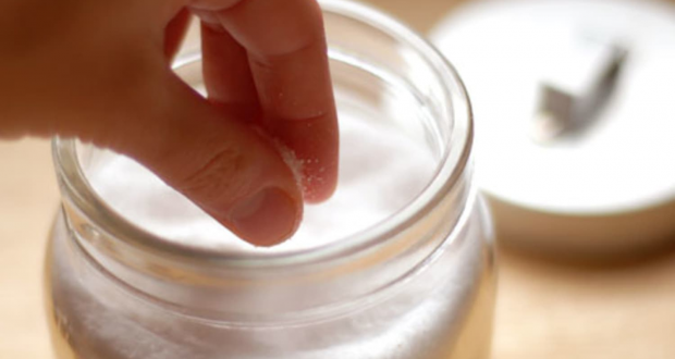 За да предпазите дома си от лоши очи и негативна енергия вземете точно 5 щипки обикновена сол