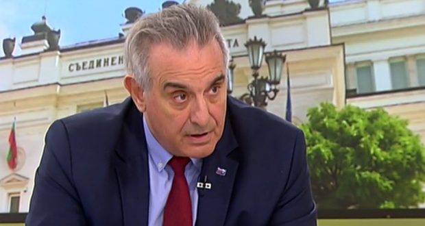 Валентин Касабов НФСБ: Протестиращите са триста гащници време е стадото да се върне в кошарата