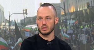Доц. Стойчев: Президентът е заплаха №1 за премиерските амбиции на Нинова