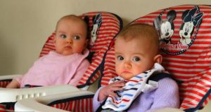 Помните ли близначките които се родиха с 87 дена разлика?