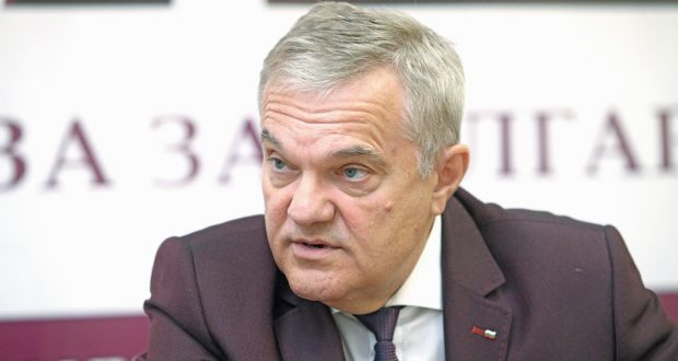 Бивш вътрешен министър бесен: COVID стана бизнес