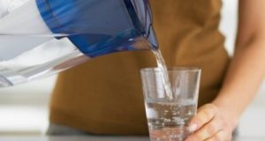 Японски учени: 8 причини да пиете вода сутрин на гладно още щом отворите очи!