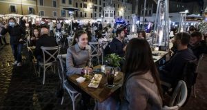 Италия започна гражданско неподчинение! Ресторантите отвориха въпреки забраните!