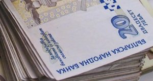 От днес минималната заплата се вдига с 40 лева а най-ниските пенсии стават 300 лв.