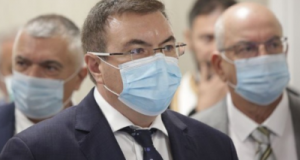 Министър Ангелов: Хвърляме маските при 70% ваксинирани българи