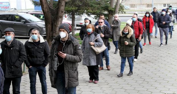 Схемата на ЩАБА лъсна! Плащат по 250 лв. на калпак за фалшиво ваксиниране. Опашките са от статисти!
