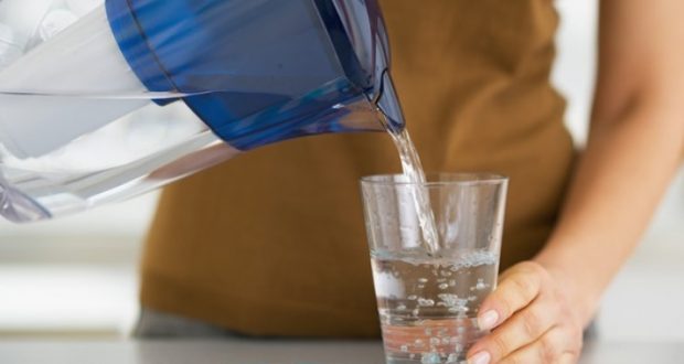 Японски лекари: Когато пиете вода сутрин на гладно се случват 8 страхотни неща в нашето тяло