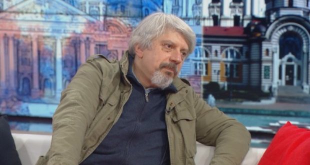 Математикът на Щаба: Проблемът са големите ученици, при тях организмът е като на възрастните, но те не спазват мерки