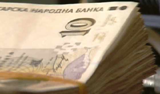 Средната заплата става 1000 евро 1600 лв ще взима продавачка!