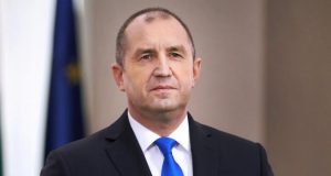 Радев към Борисов: Промените в Конституцията не бива да стават залог за нечие политическо оцеляване