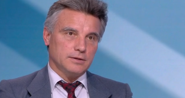 Проф. Иво Христов: Управляващите ни гледат със загрижения поглед на животновъди и ни вкарват в кланицата!