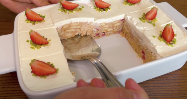 Най-бързата лятна торта с ягоди и кисело мляко - хапчица свежест в жегите: