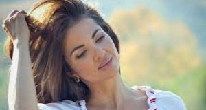 И Райна се престраши да се покаже без грим – ето я напълно натурална. Харесва ли ви? (Снимки)
