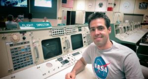 Тихомир Димитров астрофизик: Летим до Луната с билет за 10 бона след 15 години