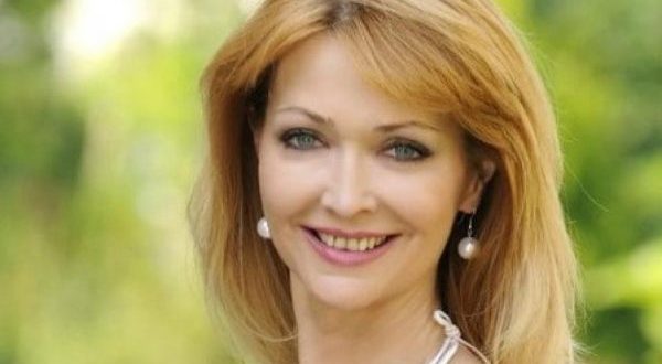 Естрадната легенда Роси Кирилова с трогателна изповед: Пълни лъжи са че не съм искала да бъда майка! Това което се случи е...
