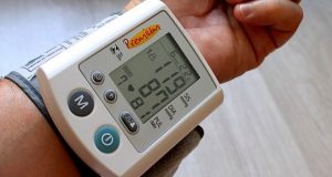Лекари: Кръвно 150 на 90 е нормално за хора над 60 г. не го мерете в стая където е горещо или твърде студено