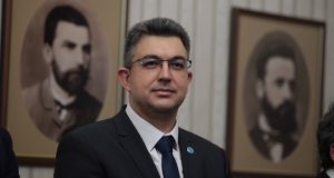 Послание на Българско семейство до Пламен Николов: Ако нямате смелостта да арестувате Борисов и Пеевски не се захващайте