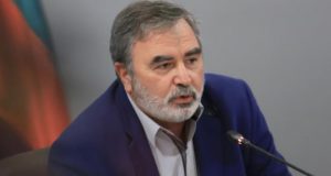 Ковид-19 пристига със страшна скорост! Доц. Кунчев с нова заповед до края на деня за нови мерки