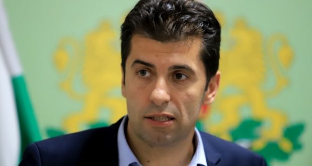 Кирил Петков ли е бъдещият лидер на България – Остап Бендер или Спасител?