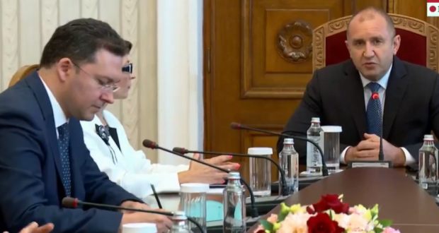 Президентът към ГЕРБ: Така управлявахте че хората измираха по стълбищата на болниците и в линейките