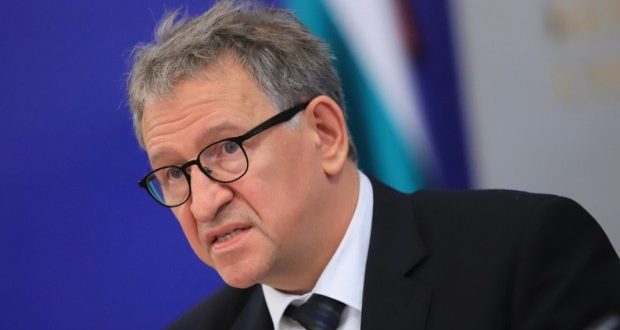 Кацаров: Аз извадих на показ лошото управление на кризата