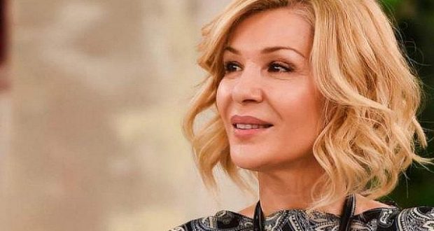 Гала ли? Вижте официалното име на водещата "На кафе"