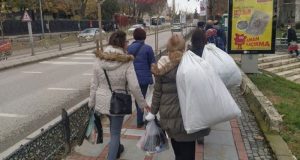 Българите „завладяха“ Одрин заради безценицата! Дънки по 15 лева зимни якета по 45 лева