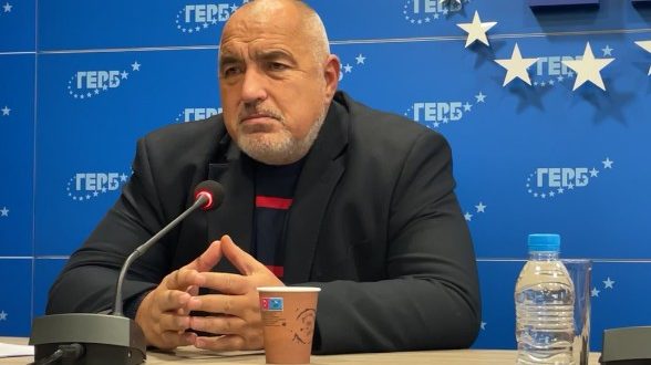 Бойко Борисов: Гледам клатушкащи се пияни министри с магистрати отново с торбички