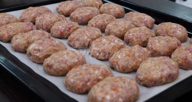 Вече не пържа кюфтета откакто се научих да ги пека във фурната- по- вкусни по-здравословни и по – лесни