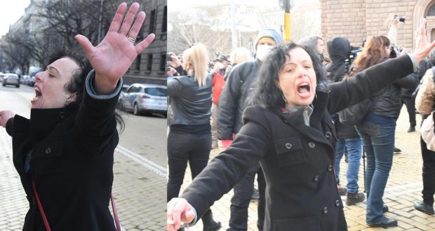 Кадри от протеста на ГЕРБ за освобождаване на Борисов Горанов и Севда Арнаудова